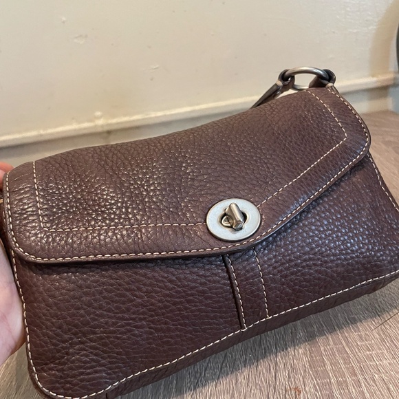 Coach Chelsea Crossbody - Picture 3 of 10